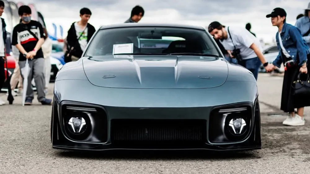Nissan 350Z после тюнинга стал похож на два разных Porsche