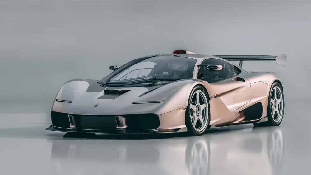 Создатель McLaren F1 представил два новых суперкара с V12