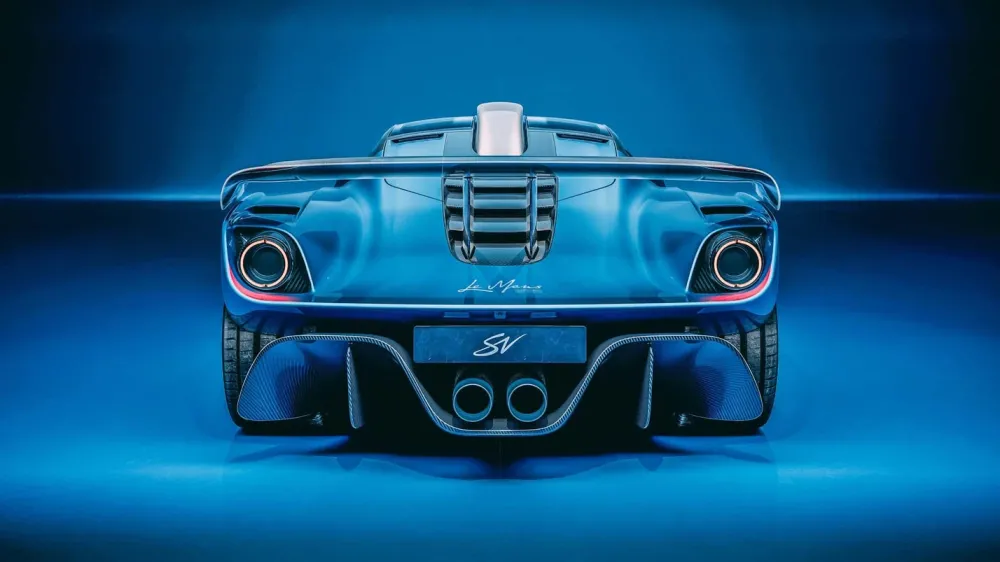 Создатель McLaren F1 представил два новых суперкара с V12