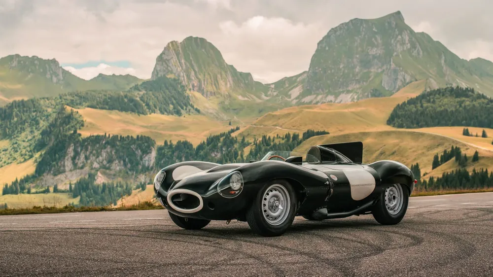 Гоночный Jaguar D-Type из 1950-х рассчитывают продать за 7,7 миллиона долларов