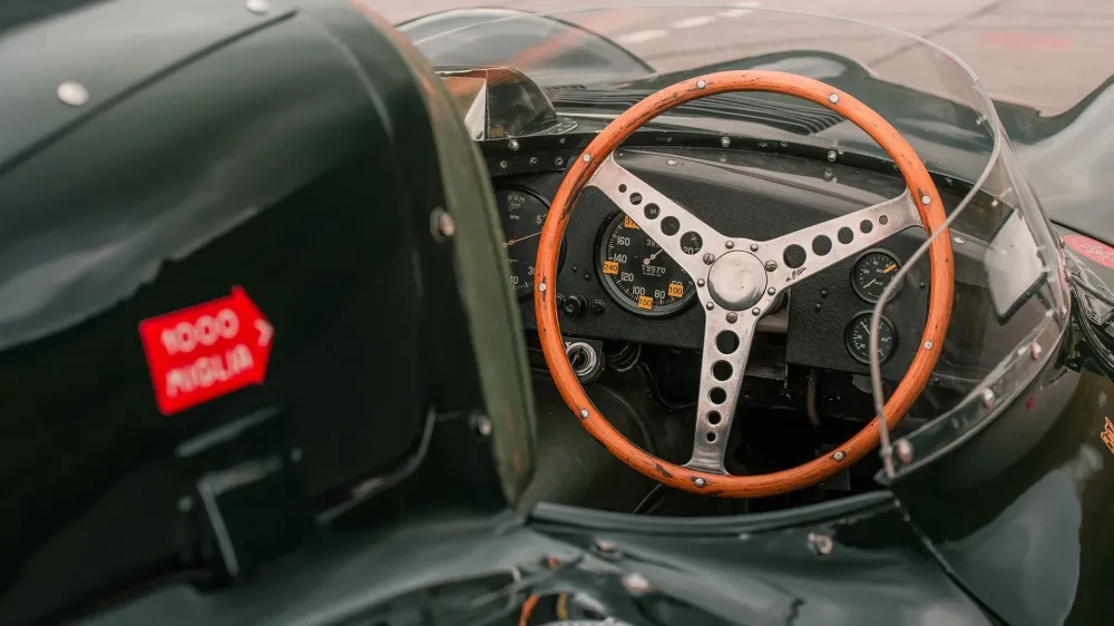 Гоночный Jaguar D-Type из 1950-х рассчитывают продать за 7,7 миллиона долларов