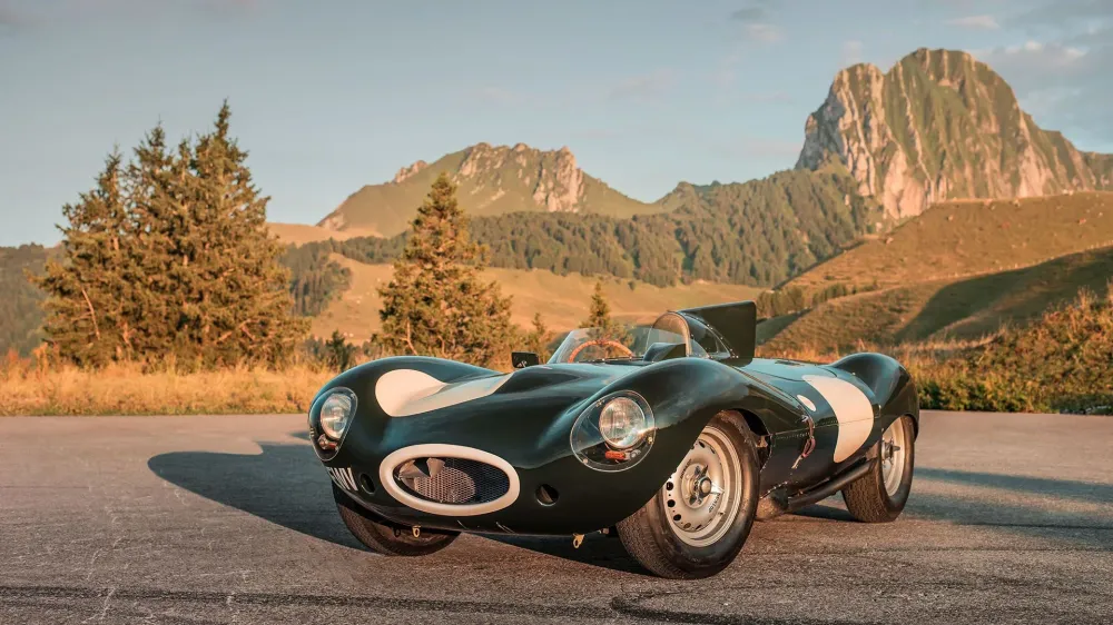Гоночный Jaguar D-Type из 1950-х рассчитывают продать за 7,7 миллиона долларов