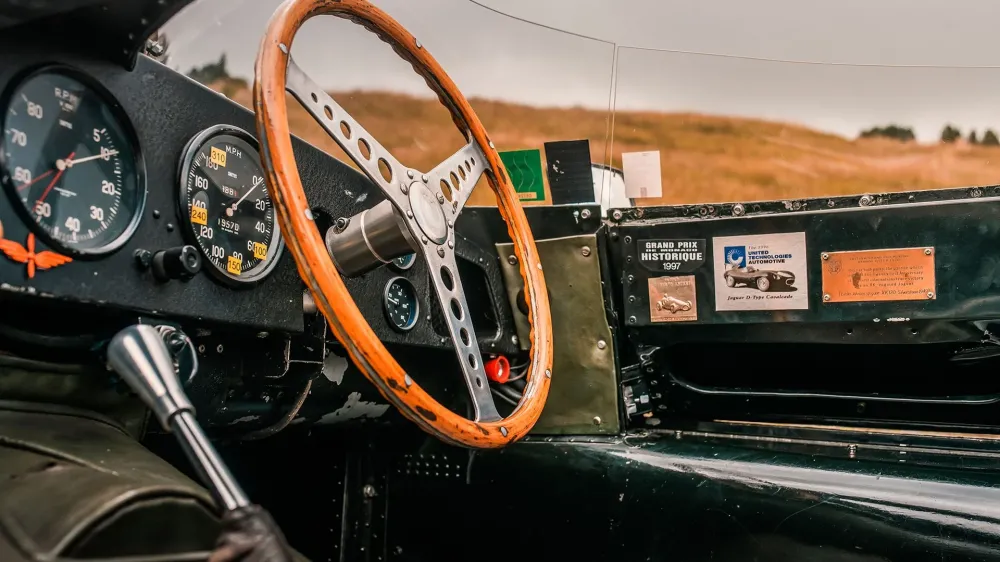 Гоночный Jaguar D-Type из 1950-х рассчитывают продать за 7,7 миллиона долларов
