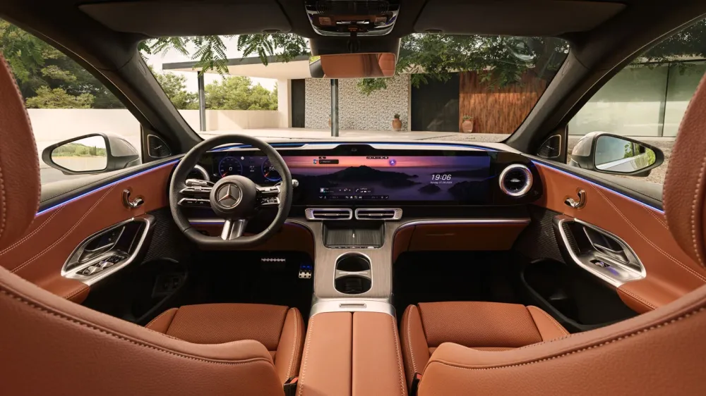 Представлен Mercedes-Benz GLC на батарейках с метровым экраном и способный проехать до 713 километров без подзарядки