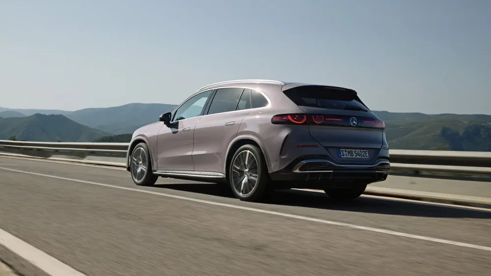 Представлен Mercedes-Benz GLC на батарейках с метровым экраном и способный проехать до 713 километров без подзарядки