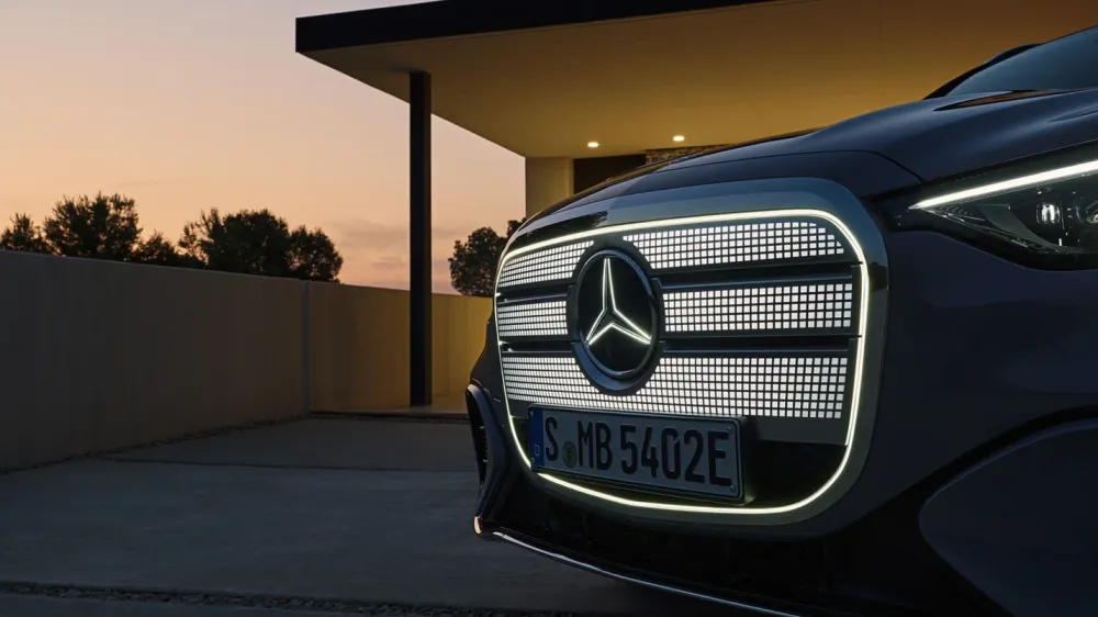 Представлен Mercedes-Benz GLC на батарейках с метровым экраном и способный проехать до 713 километров без подзарядки