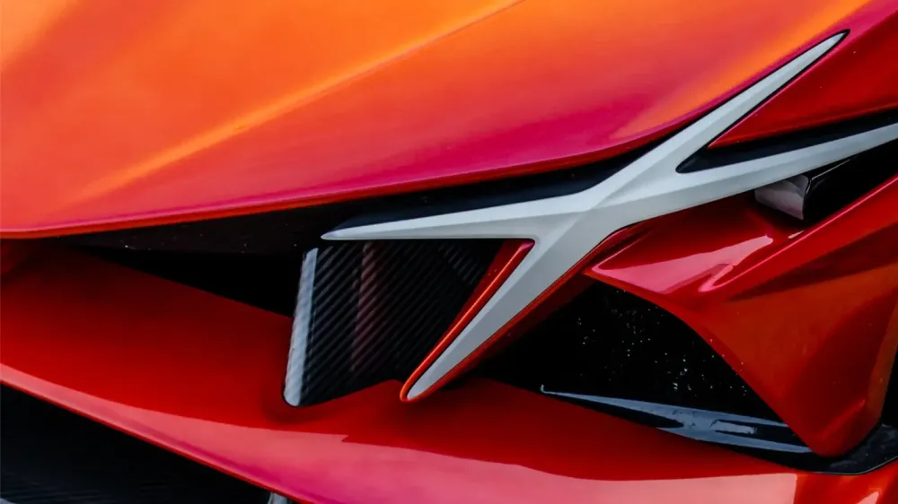 Представлен новый суперкар Apollo Evo с V12