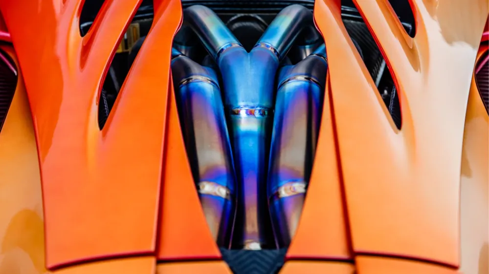 Представлен новый суперкар Apollo Evo с V12
