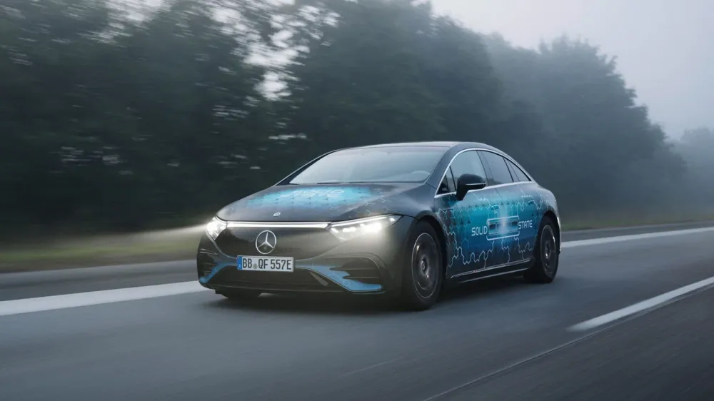 Электромобиль Mercedes-Benz с твердотельной батареей проехал 1205 км подзарядки
