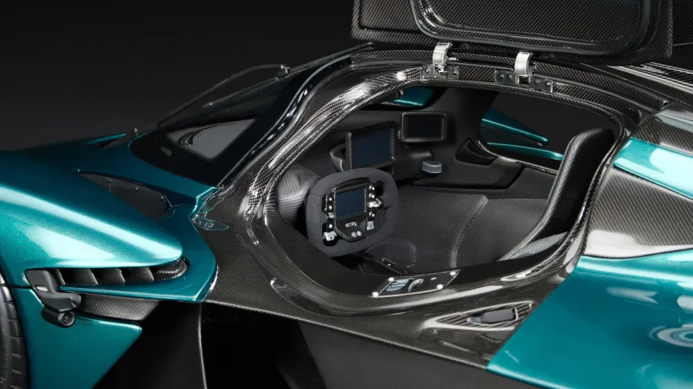 56-сантиметровый Aston Martin Valkyrie оценили как настоящий автомобиль