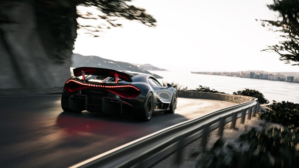 Глава Bugatti объяснил, почему не видит смысла в гибридах с турбомоторами