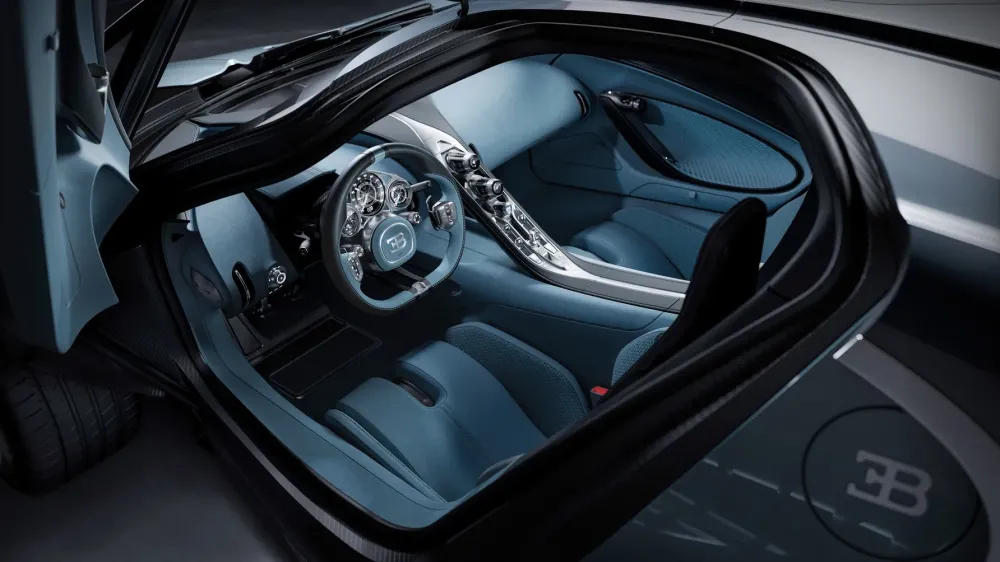Глава Bugatti объяснил, почему не видит смысла в гибридах с турбомоторами