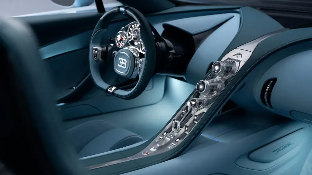 Глава Bugatti объяснил, почему не видит смысла в гибридах с турбомоторами