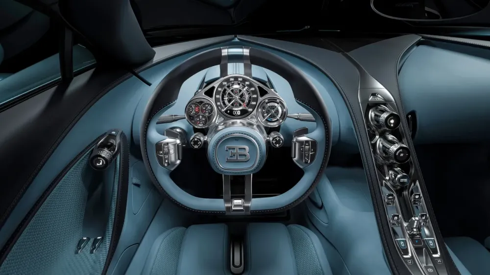 Глава Bugatti объяснил, почему не видит смысла в гибридах с турбомоторами