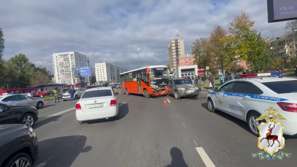 Массовое ДТП в Нижнем Новгороде из-за отказа тормозов у автобуса
