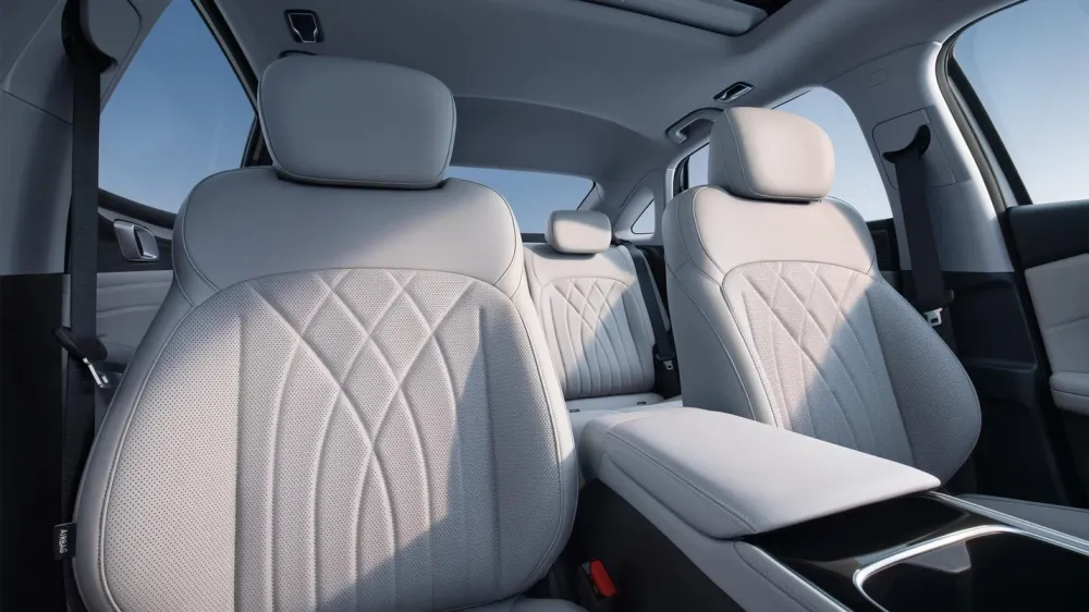 Гибрид Geely Galaxy Starshine 6 начал продаваться в Китае по цене LADA Granta