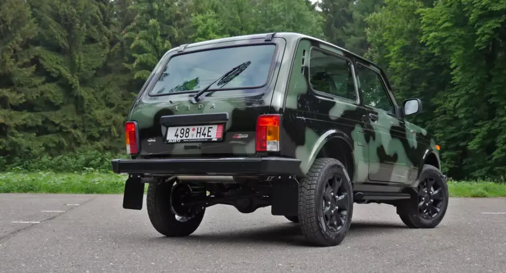 Чехия официально возобновила продажи LADA Niva Цена российского внедорожника ≈ 1,7 млн рублей.