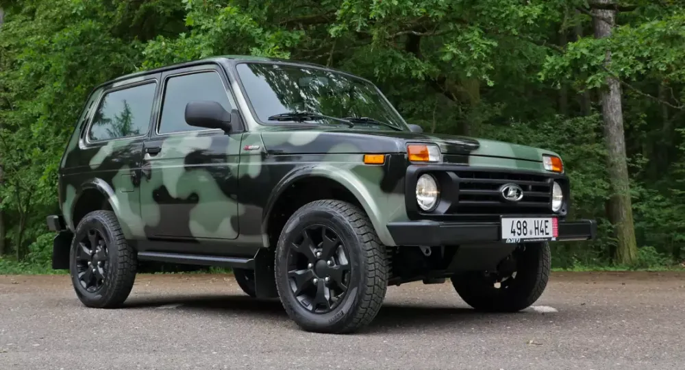 Чехия официально возобновила продажи LADA Niva Цена российского внедорожника ≈ 1,7 млн рублей.