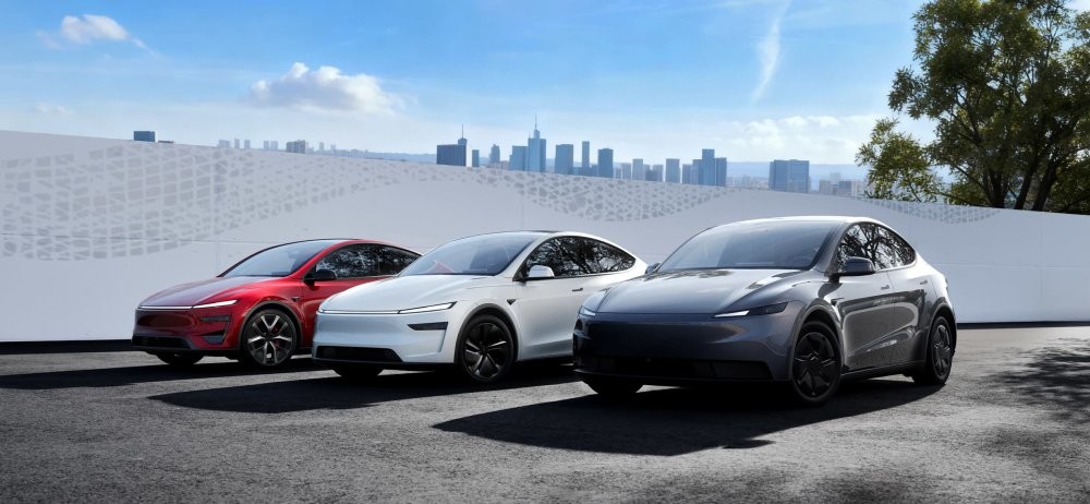 Tesla урезала "допы" и представила доступные Model 3 и Model Y. Они стали дешевле на 5000 $
