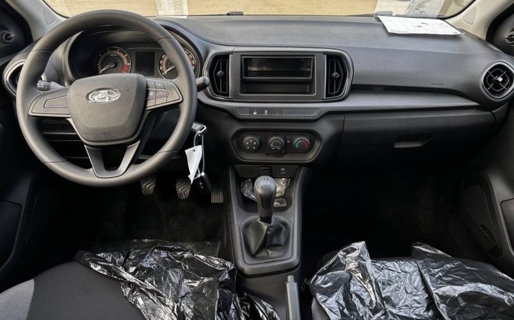 Так выглядит самая дешевая LADA Iskra в кузове седан за 1,25 млн рублей