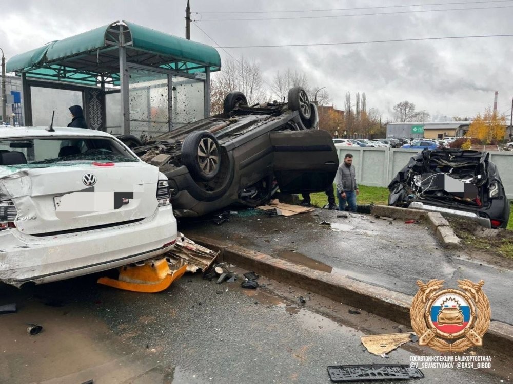 В Уфе грузовик устроил массовое ДТП, протаранив 11 автомобилей
