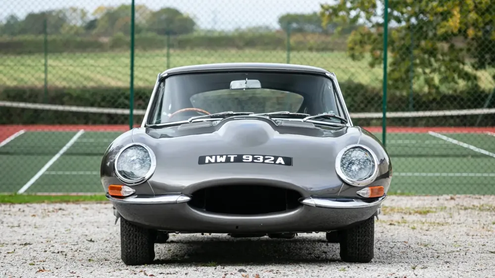 «Мистер Бин» продаёт свой Jaguar E-Type
