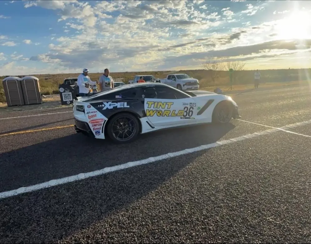 Chevrolet Corvette расплавился от долгой езды на высокой скорости