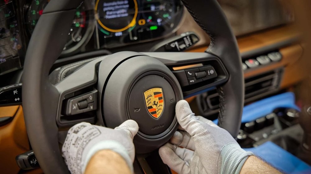 Porsche потеряла 96% прибыли за первые девять месяцев 2025 года Porsche потеряла 96% прибыли за первые девять месяцев 2025 года