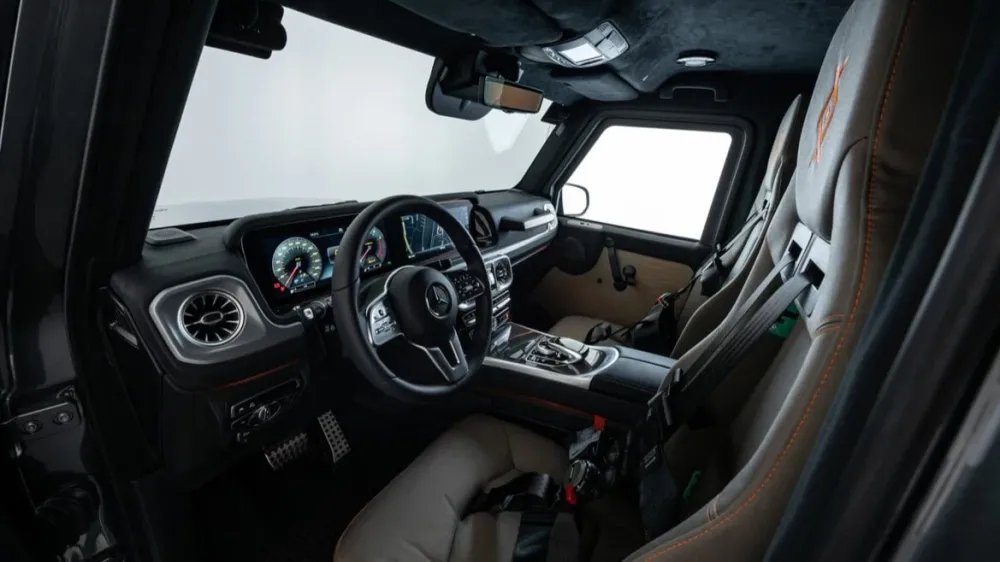Brabus выставил на продажу бронированную «капсулу времени» Mercedes-Benz G 500 Brabus выставил на продажу бронированную «капсулу времени» Mercedes-Benz G 500