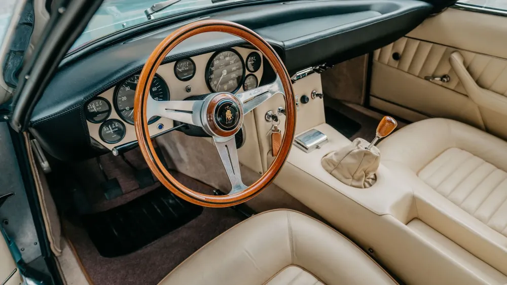 Раритетный Lamborghini из королевского гаража выставят на торги Раритетный Lamborghini из королевского гаража выставят на торги