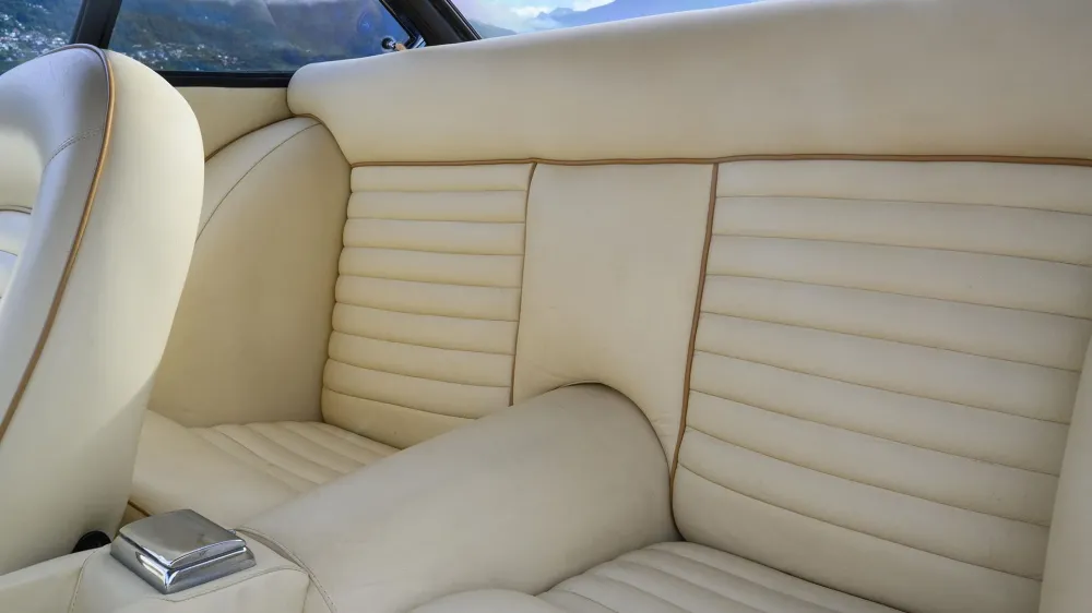 Раритетный Lamborghini из королевского гаража выставят на торги Раритетный Lamborghini из королевского гаража выставят на торги