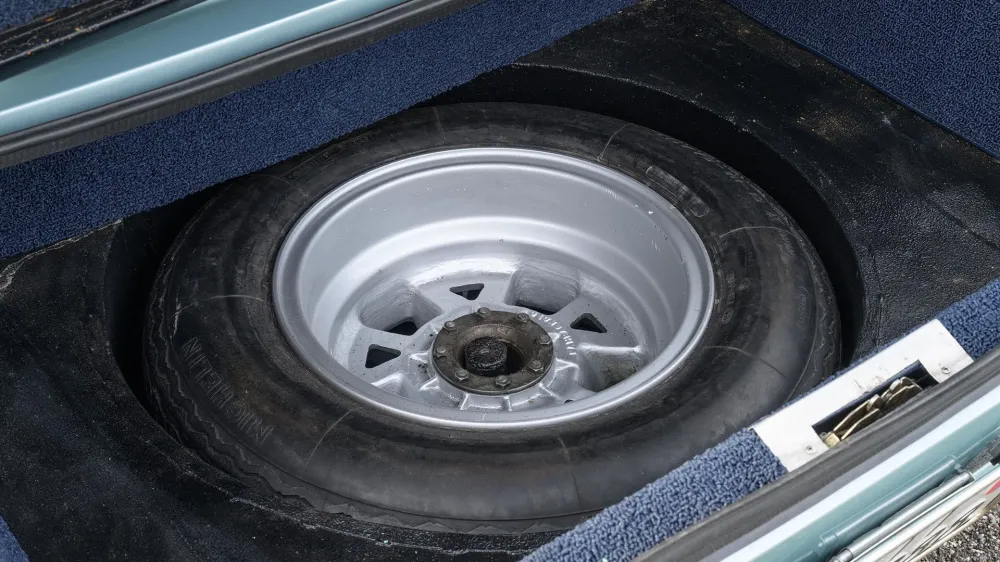 Раритетный Lamborghini из королевского гаража выставят на торги Раритетный Lamborghini из королевского гаража выставят на торги