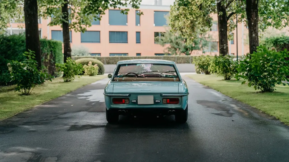 Раритетный Lamborghini из королевского гаража выставят на торги Раритетный Lamborghini из королевского гаража выставят на торги