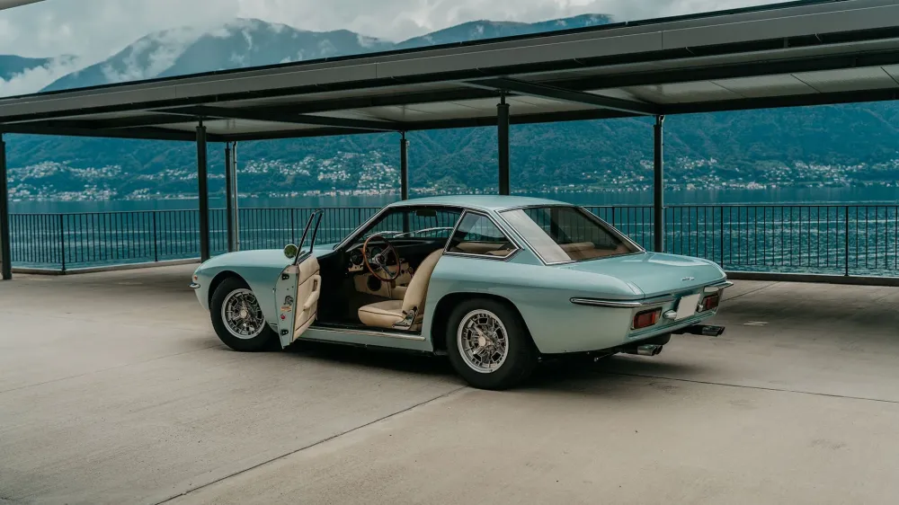 Раритетный Lamborghini из королевского гаража выставят на торги Раритетный Lamborghini из королевского гаража выставят на торги