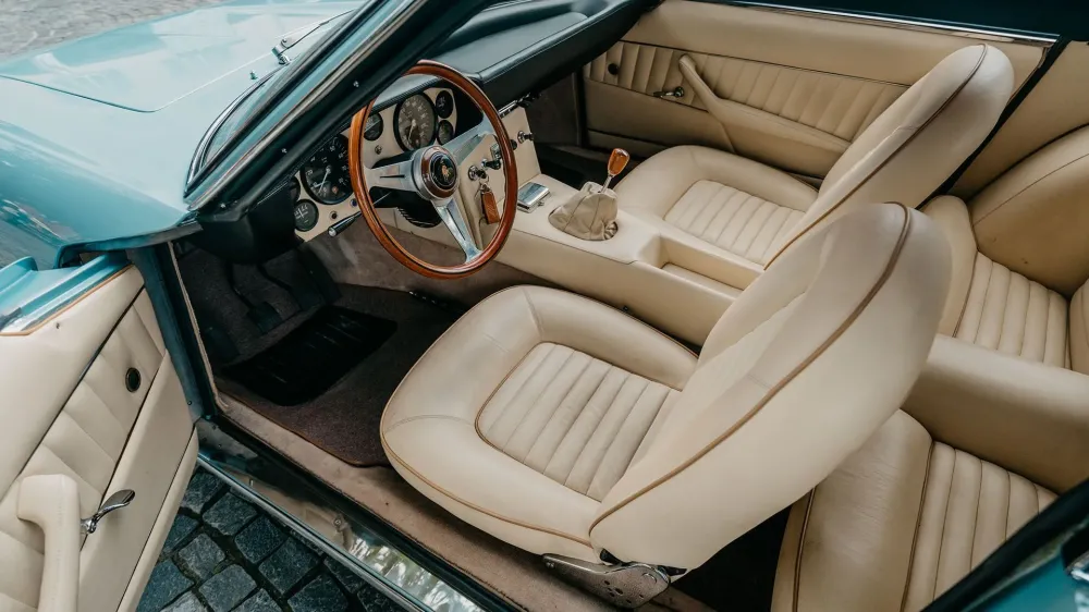 Раритетный Lamborghini из королевского гаража выставят на торги Раритетный Lamborghini из королевского гаража выставят на торги