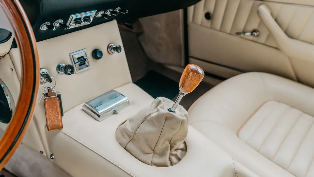 Раритетный Lamborghini из королевского гаража выставят на торги Раритетный Lamborghini из королевского гаража выставят на торги