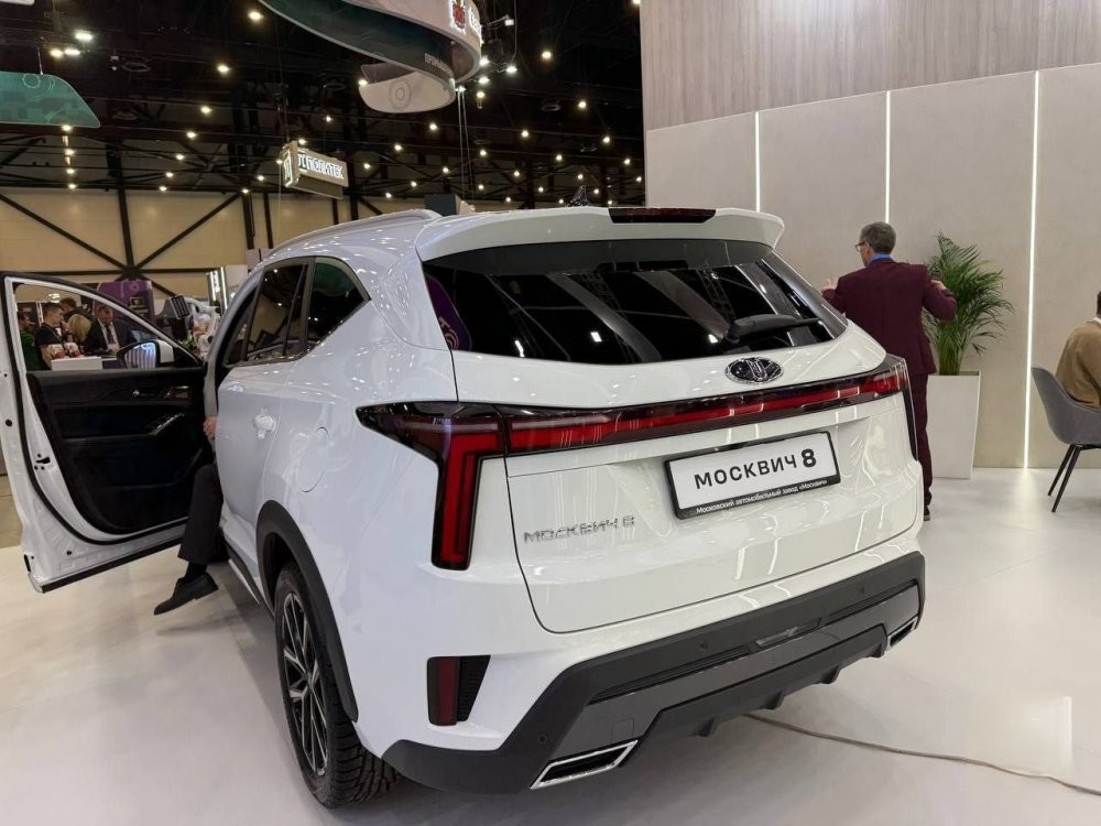 Новый «Москвич» будут продавать за 2,98 миллиона рублей Новый «Москвич» будут продавать за 2,98 миллиона рублей