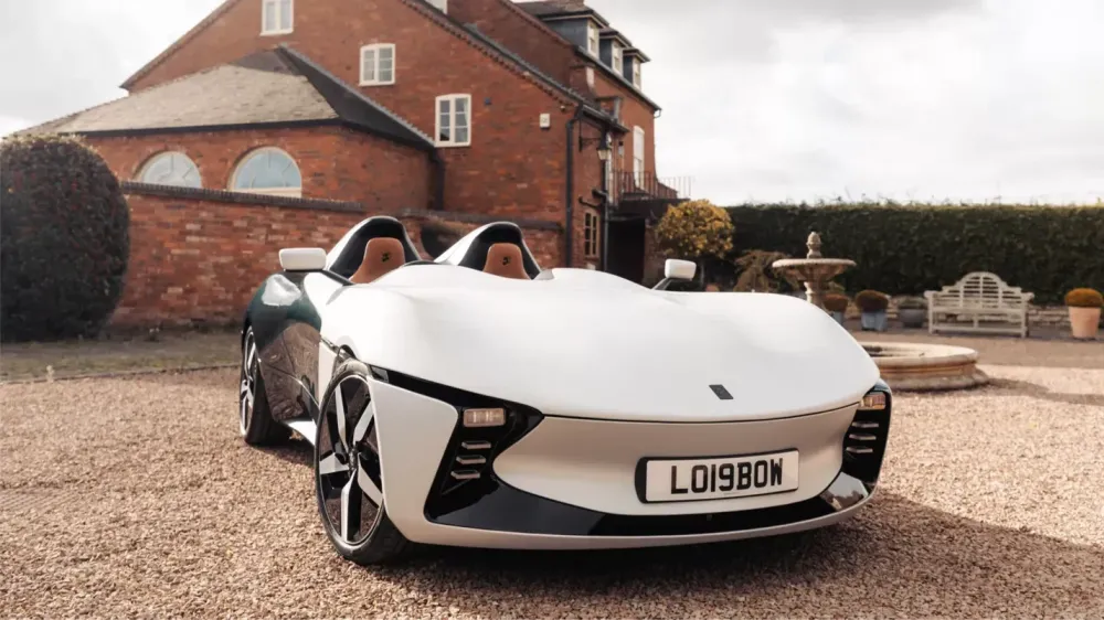 Экс-инженеры Tesla выпустили сверхлёгкий спидстер на батарейках Экс-инженеры Tesla выпустили сверхлёгкий спидстер на батарейках