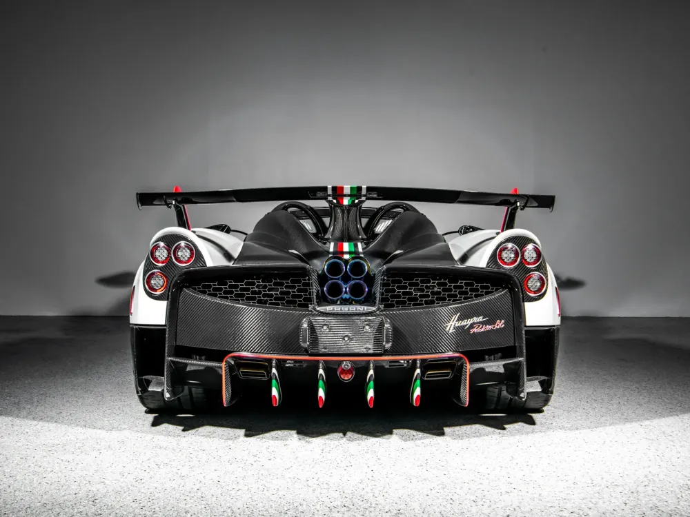 Последний из родстеров Pagani Huayra BC хотят продать за 5,7-6 миллионов долларов