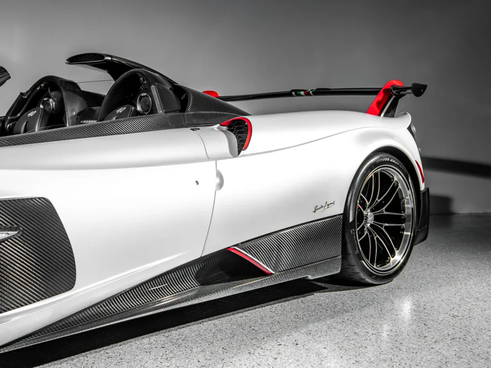 Последний из родстеров Pagani Huayra BC хотят продать за 5,7-6 миллионов долларов