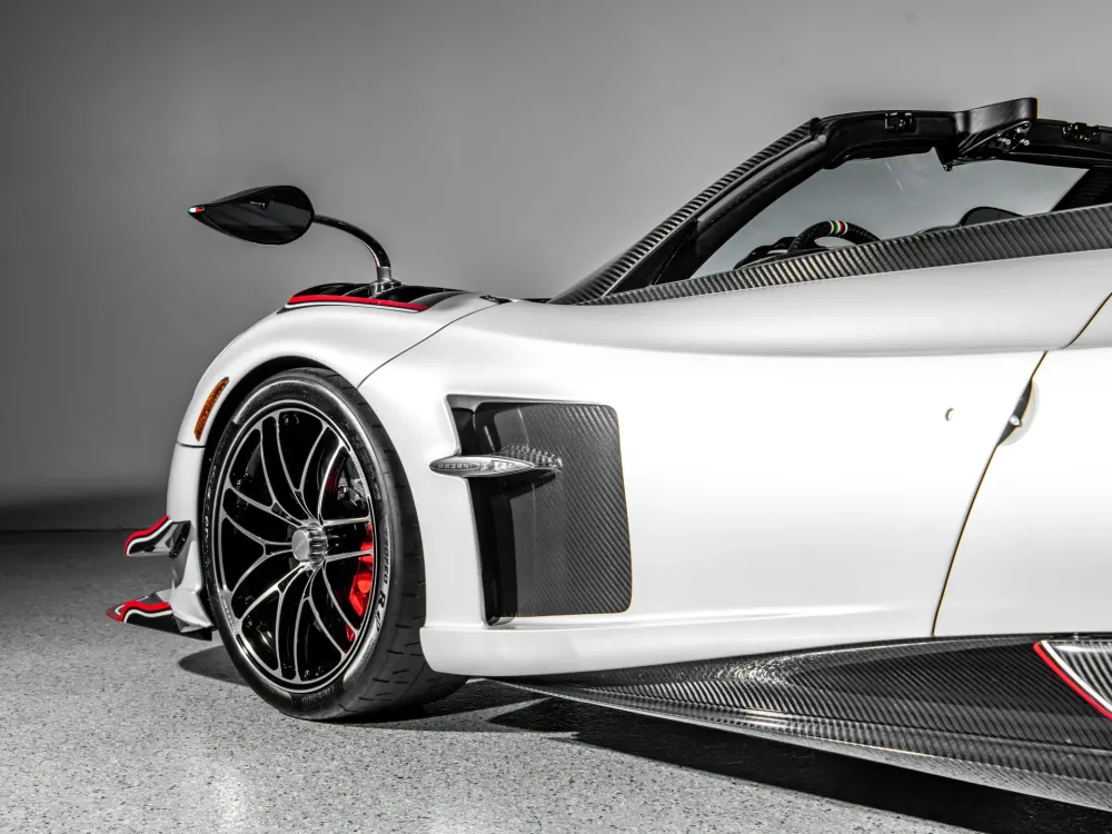 Последний из родстеров Pagani Huayra BC хотят продать за 5,7-6 миллионов долларов