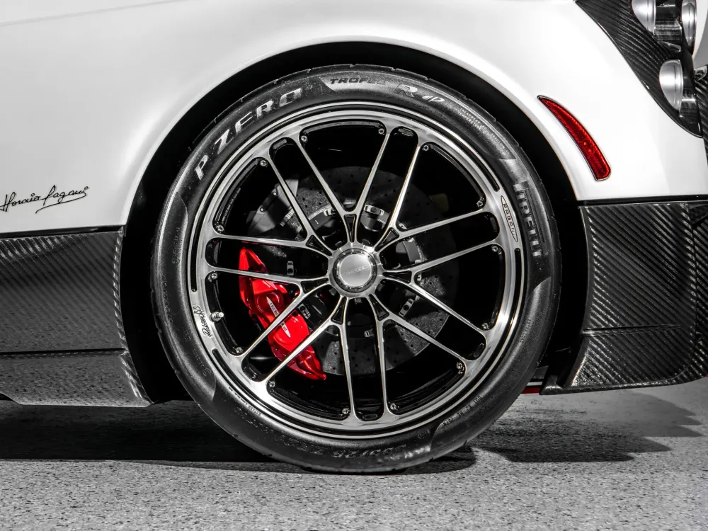 Последний из родстеров Pagani Huayra BC хотят продать за 5,7-6 миллионов долларов