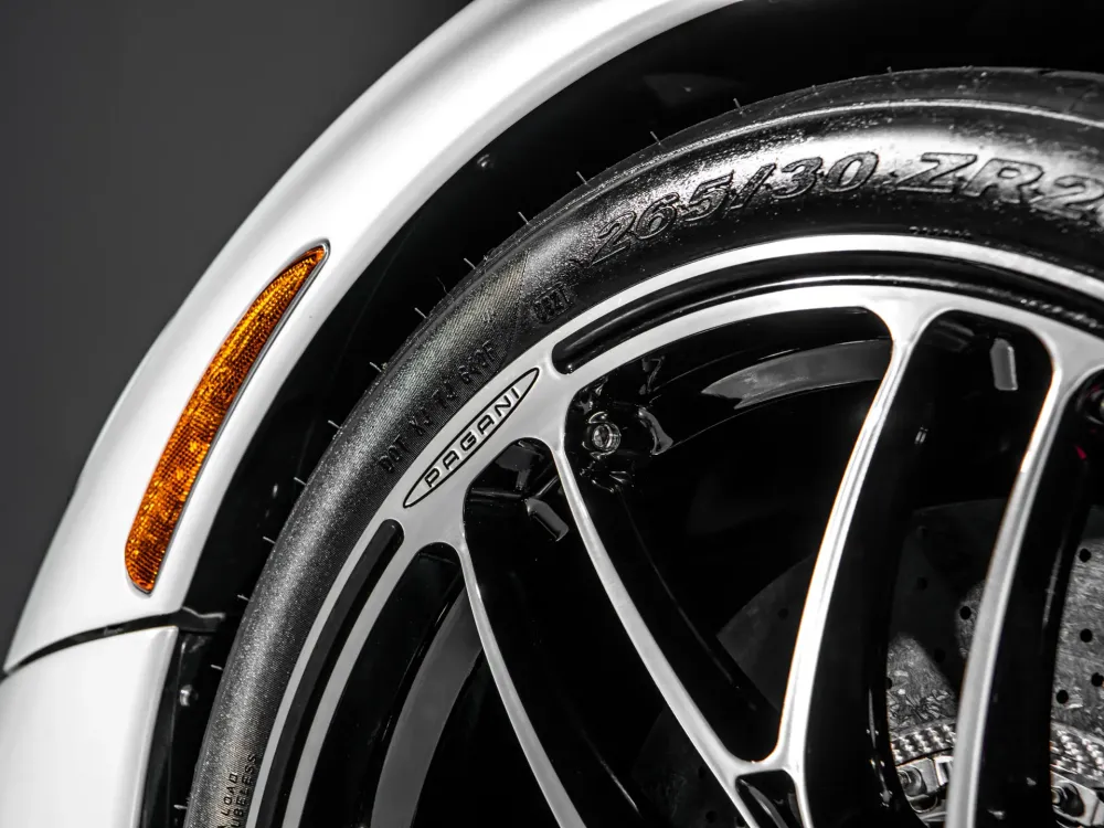 Последний из родстеров Pagani Huayra BC хотят продать за 5,7-6 миллионов долларов