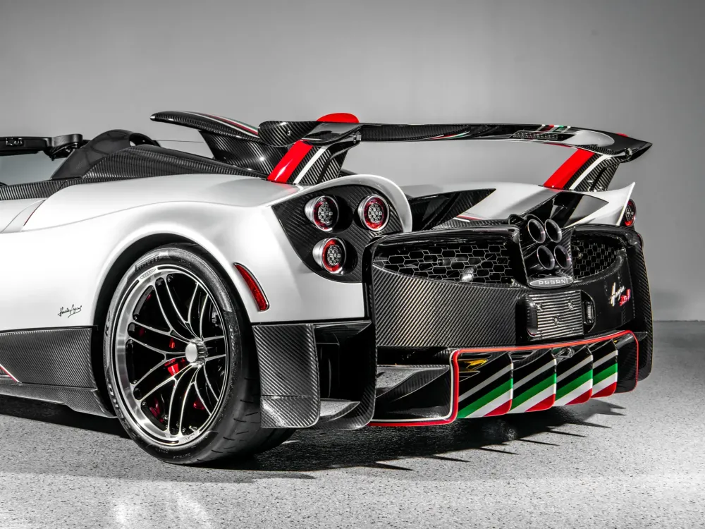 Последний из родстеров Pagani Huayra BC хотят продать за 5,7-6 миллионов долларов