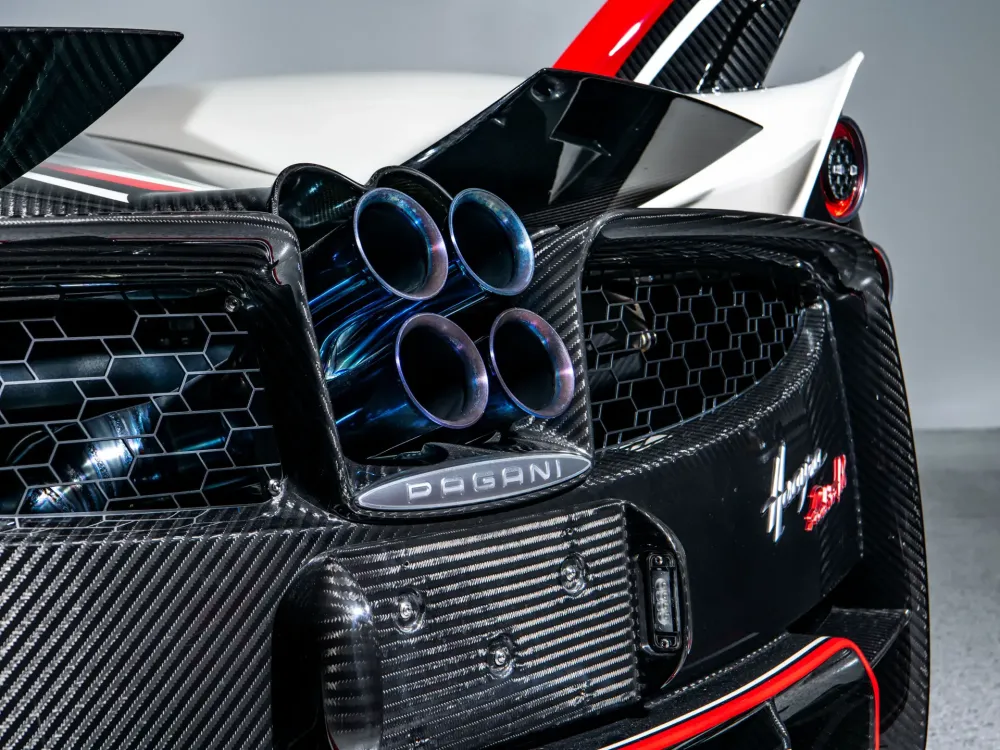 Последний из родстеров Pagani Huayra BC хотят продать за 5,7-6 миллионов долларов