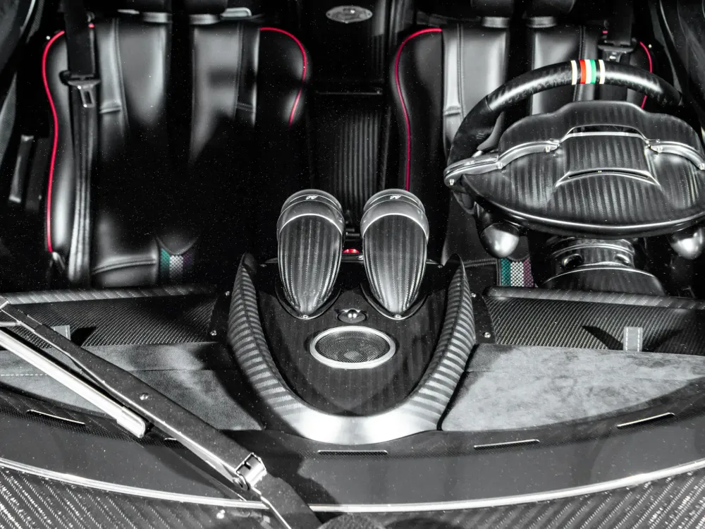 Последний из родстеров Pagani Huayra BC хотят продать за 5,7-6 миллионов долларов