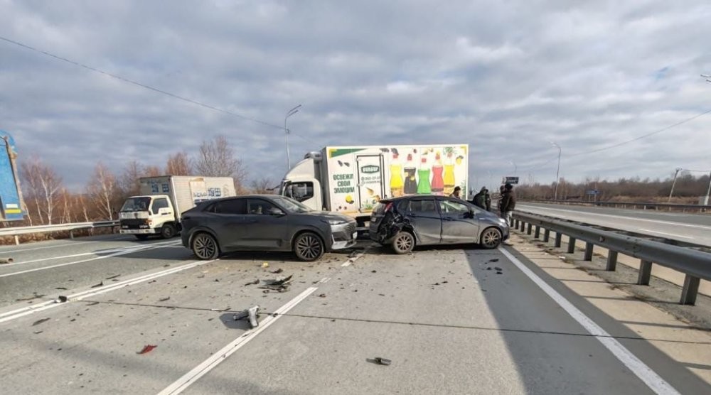 По-моему даже не тормозил