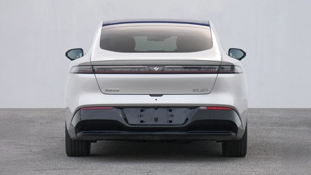 В Китае готовят первый в мире серийный электрокар с мотор-колёсами