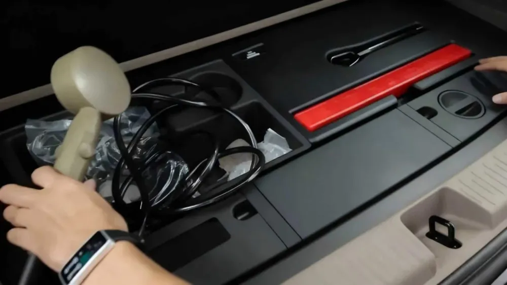 Кроссовер IM Motors получил 8000 заявок за полчаса, но встроенный душ вызвал критику