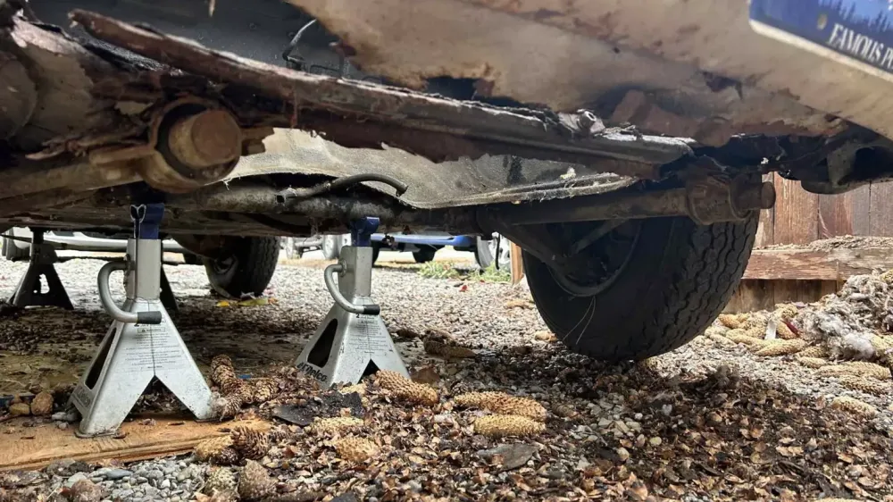 В США спасли Porsche 911, забытый на улице на 31 год